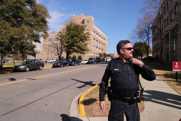  ΗΠΑ: Πυροβολισμοί σε πανεπιστήμιο στη Νότια Καλιφόρνια -Δύο νεκροί, σύμφωνα με τα αμερικανικά Μέσα [εικόνες & βίντεο]    | iefimerida.gr 3