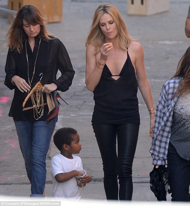 Το μυστικό της Σαρλίζ Θερόν αποκαλύφθηκε [εικόνες] | iefimerida.gr 0