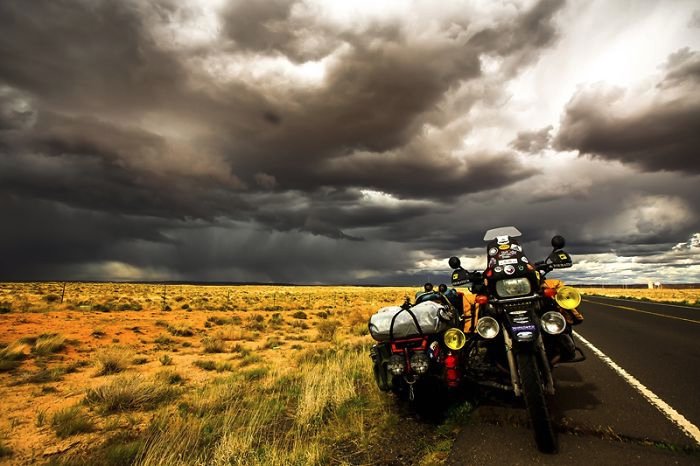 Ο διαφορετικός θρήνος ενός πατέρα -Ταξιδεύει 10 χρόνια ακατάπαυστα  με μοναδική παρέα τον σκύλο του [εικόνες]  | iefimerida.gr 6