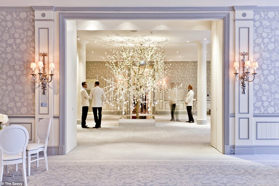 Το ξενοδοχείο όπου «γράφτηκε» η ιστορία των ελίτ του Λονδίνου – Διάσημοι επισκέπτες και απίστευτες ιστορίες [εικόνες] | iefimerida.gr 14