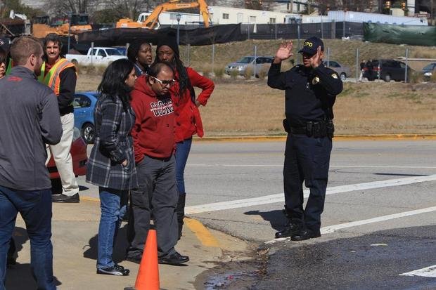  ΗΠΑ: Πυροβολισμοί σε πανεπιστήμιο στη Νότια Καλιφόρνια -Δύο νεκροί, σύμφωνα με τα αμερικανικά Μέσα [εικόνες & βίντεο]    | iefimerida.gr 4
