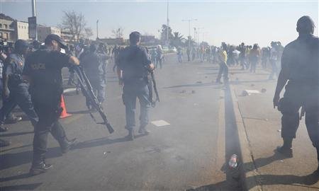 Επεισόδια πριν από την ομιλία του Ομπάμα στη Νότια Αφρική [εικόνες] | iefimerida.gr 1