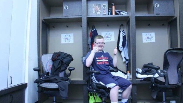 Συγκινητική κίνηση ανθρωπιάς -Ομάδα μπάσκετ έκανε μεταγραφή, παίκτη με σύνδρομο Down [εικόνες&βίντεο] | iefimerida.gr 1