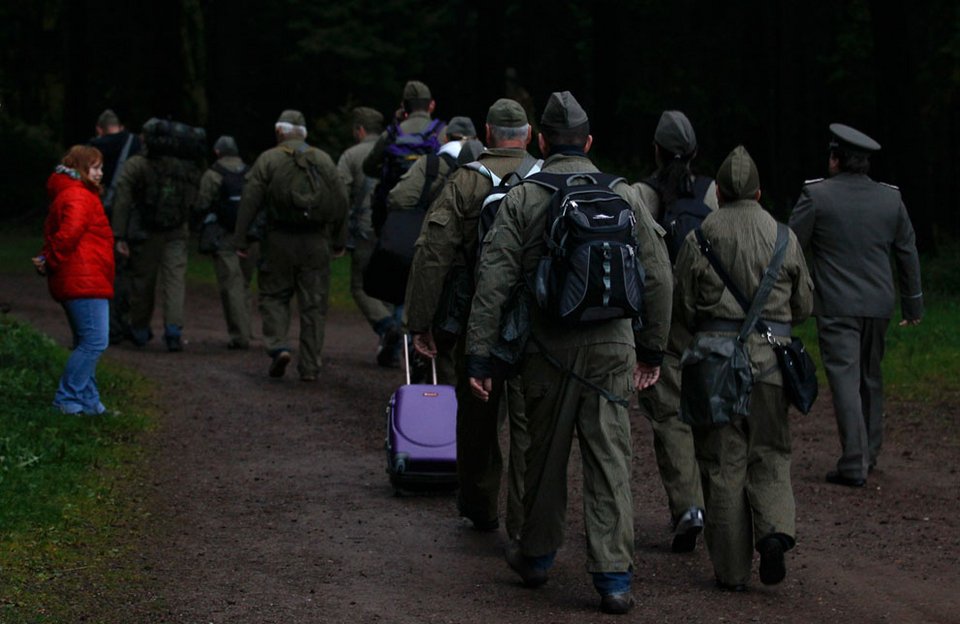 Μία βραδιά στο καταφύγιο – Πληρώνουν για να ζήσουν σαν στρατιώτες της ανατολικής Γερμανίας που δέχονται επίθεση [εικόνες] | iefimerida.gr 1
