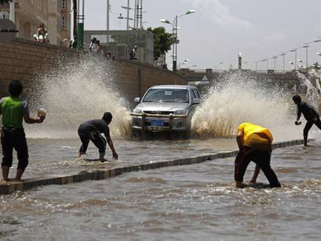 Φονικές καταιγίδες στη Σαουδική Αραβία -Τουλάχιστον 42 νεκροί [εικόνες]  | iefimerida.gr 0