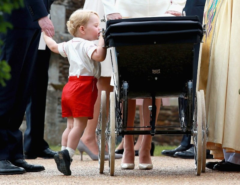 Πριγκίπισσα Σάρλοτ: O πιο σημαντικός άνθρωπος στη Βρετανία [εικόνες]  | iefimerida.gr 3