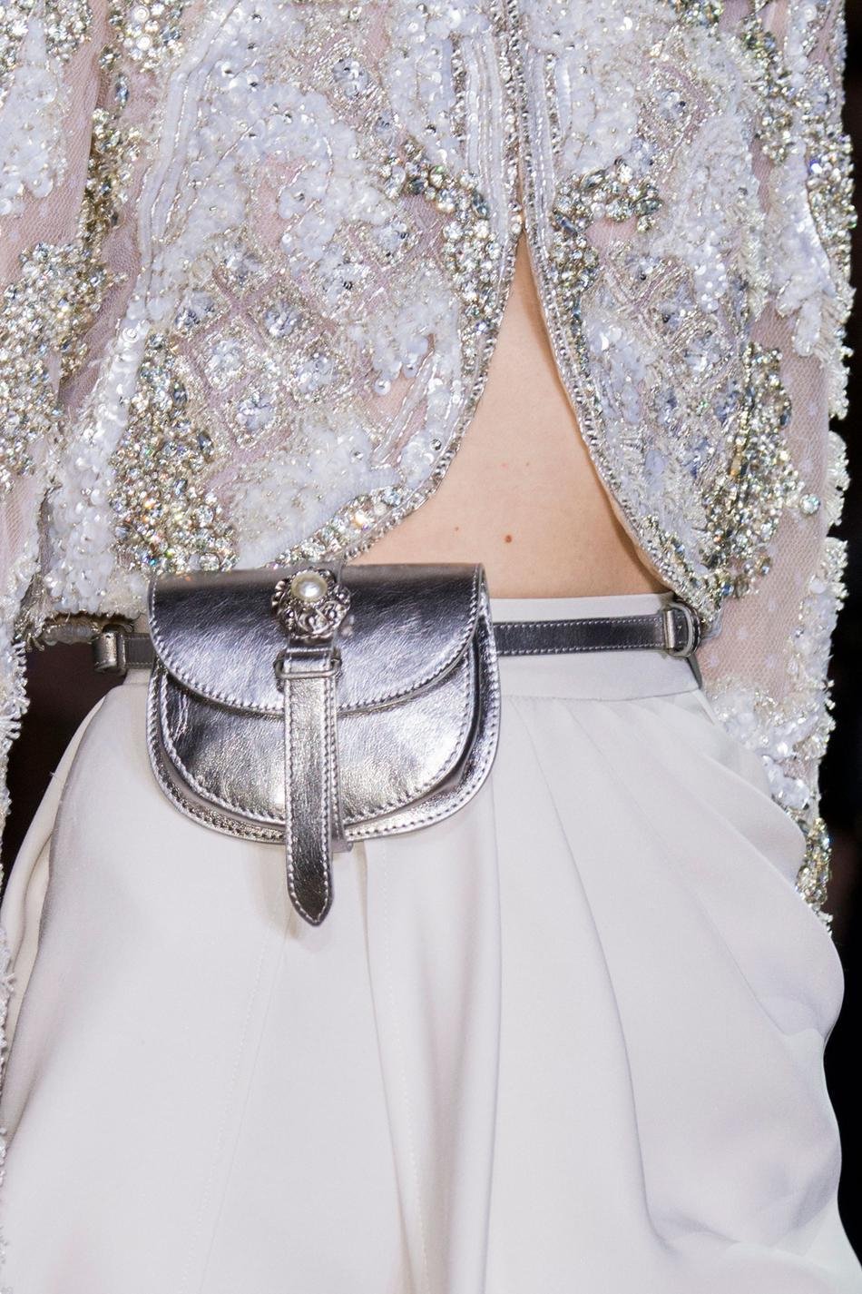 Το κινητό στη μέση -Τα hot αξεσουάρ που θα φορέσουμε το 2016 [εικόνες] | iefimerida.gr 8