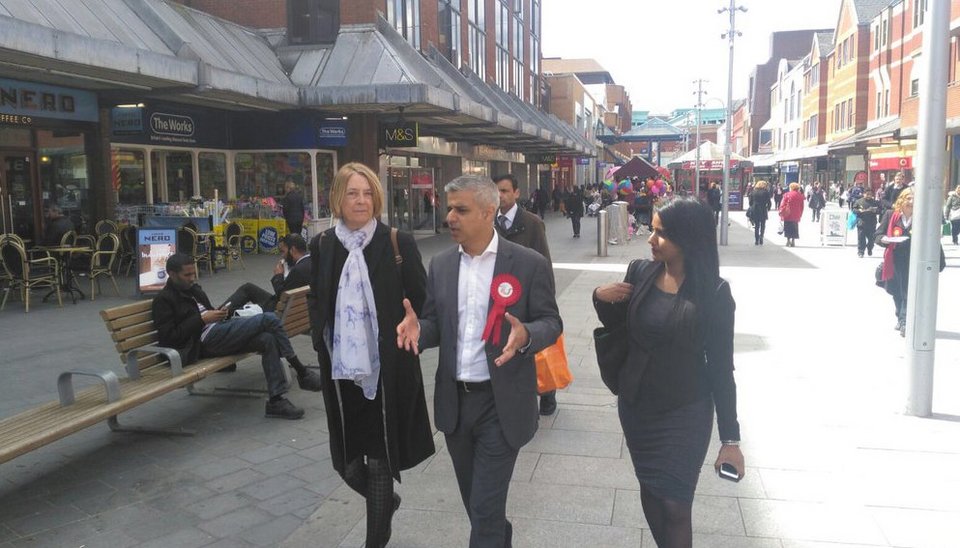 Ενας μουσουλμάνος, γιος Πακιστανού οδηγού λεωφορείων, το φαβορί να εκλεγεί σήμερα δήμαρχος Λονδίνου [εικόνες] | iefimerida.gr 5