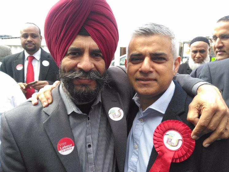 Ενας μουσουλμάνος, γιος Πακιστανού οδηγού λεωφορείων, το φαβορί να εκλεγεί σήμερα δήμαρχος Λονδίνου [εικόνες] | iefimerida.gr 8