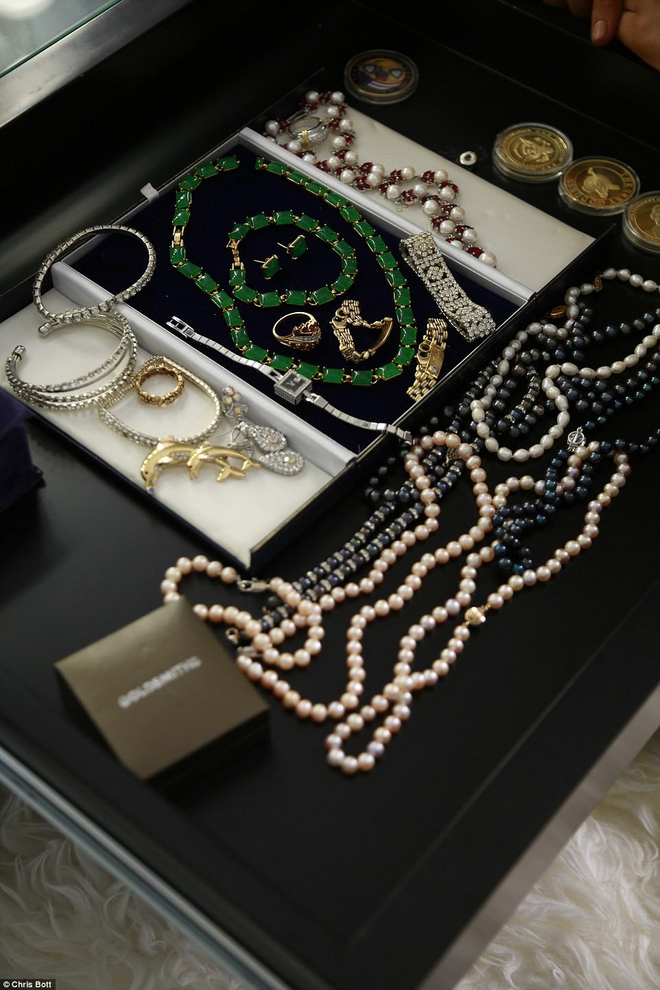 Αυτή η 18χρονη έχει γκαρνταρόμπα αξίας 1 εκατ.- Ντύνεται με Prada και Hermes και παίρνει χαρτζιλίκι μισό εκατ. τον μήνα [εικόνες] | iefimerida.gr 1