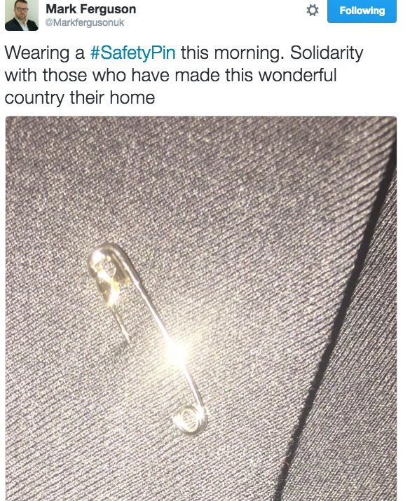 SafetyPin -Οι Βρετανοί φοβούνται και κυκλοφορούν με παραμάνες μετά το Brexit [εικόνες] | iefimerida.gr 1