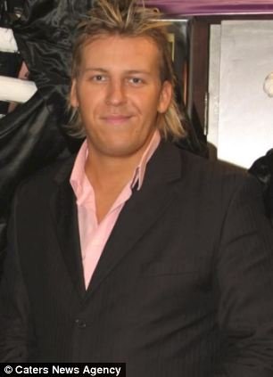 Δε σταματάει να μεγαλώνει το σαγόνι του -Μια αληθινά περίεργη πάθηση [εικόνες] | iefimerida.gr 2