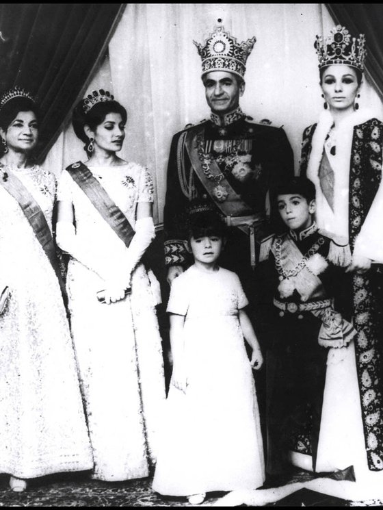 Τα ρούχα της εξουσίας -Τι φοράνε οι ισχυροί του κόσμου για να κυριαρχούν [εικόνες] | iefimerida.gr 3