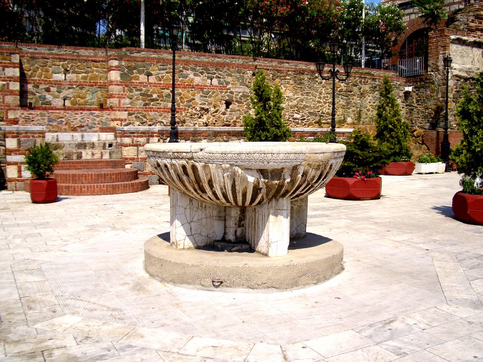 Αγιος Δημήτριος και Αγιος Εφραίμ οι δημοφιλέστεροι προσκυνηματικοί προορισμοί [λίστα] | iefimerida.gr 0