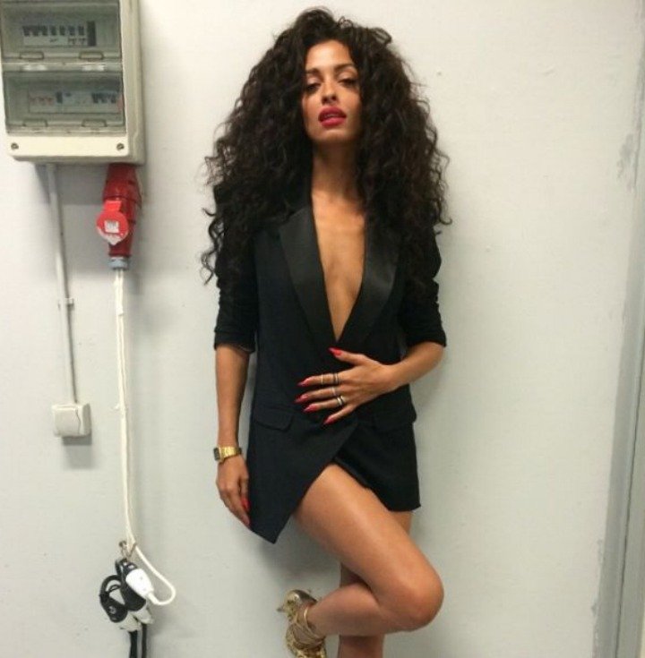 Κάν' το όπως η Μπέκαμ -Ο πιο σέξι-σικ τρόπος να φορέσεις το μαύρο σακάκι [εικόνες] | iefimerida.gr 5