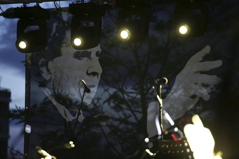 Βούλιαξε η Νέα Σμύρνη: Ο Ρουβάς ερμήνευσε το «Αξιον Εστί» και 15.000 άτομα από κάτω τον αποθέωναν [εικόνες & βίντεο] | iefimerida.gr 3