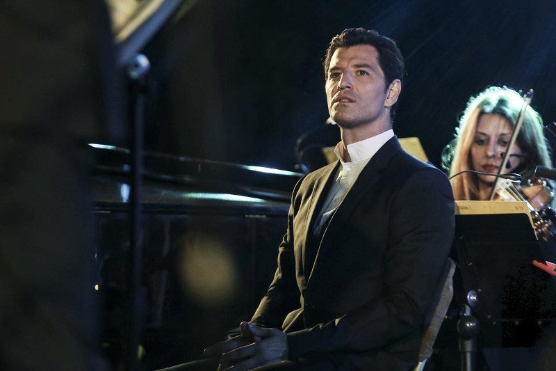 Βούλιαξε η Νέα Σμύρνη: Ο Ρουβάς ερμήνευσε το «Αξιον Εστί» και 15.000 άτομα από κάτω τον αποθέωναν [εικόνες & βίντεο] | iefimerida.gr 2