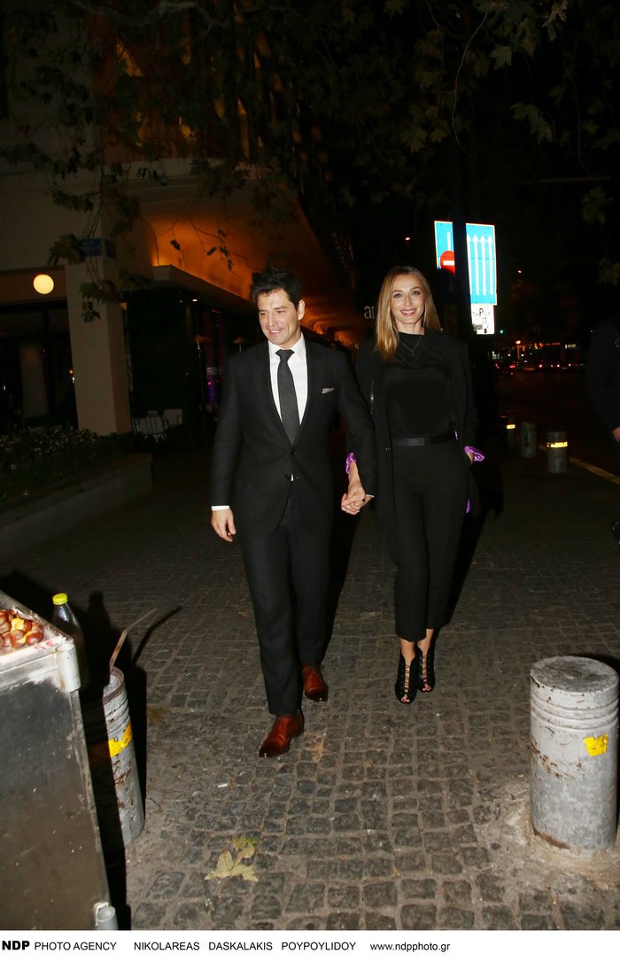 Ο Σάκης Ρουβάς ψώνισε κάστανα μετά το ξενύχτι [εικόνες] | iefimerida.gr 0