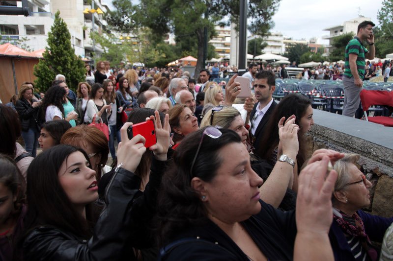 Βούλιαξε η Νέα Σμύρνη: Ο Ρουβάς ερμήνευσε το «Αξιον Εστί» και 15.000 άτομα από κάτω τον αποθέωναν [εικόνες & βίντεο] | iefimerida.gr 5