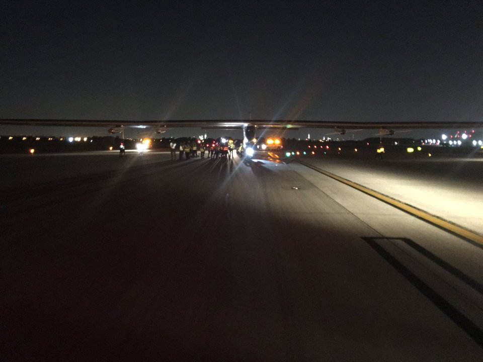 Το Solar Impulse 2 ξεκίνησε το πιο επικίνδυνο ταξίδι -Από τη Νέα Υόρκη στη Σεβίλλη [εικόνες] | iefimerida.gr 0