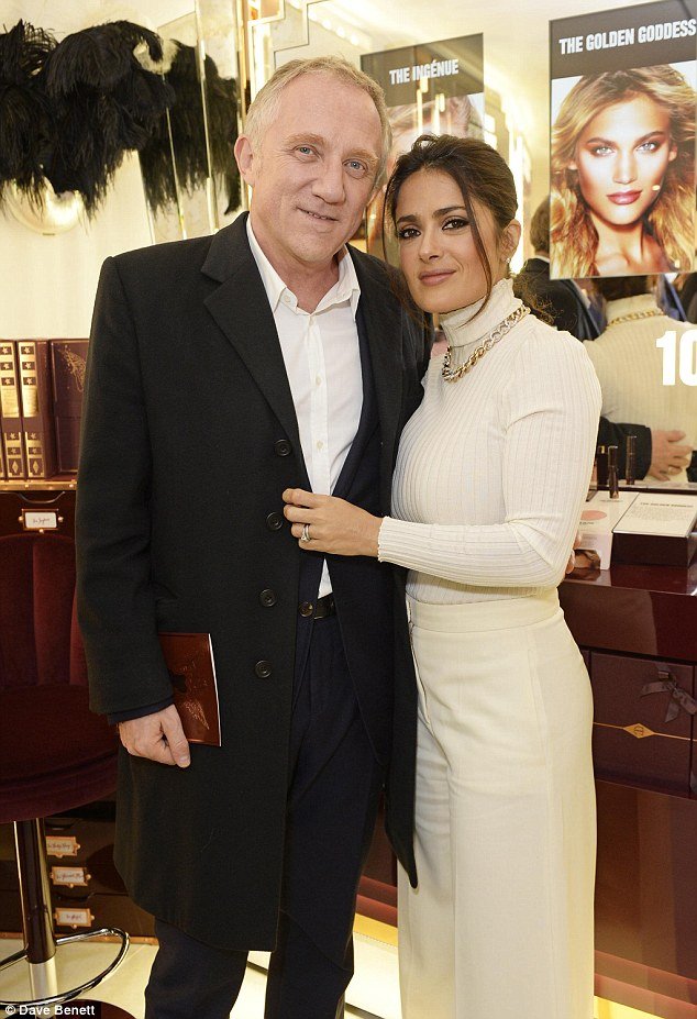 Σάλμα Χάγιεκ: Εκανε την πιο σεμνή εμφάνιση όλων των εποχών και  ήταν απροσδόκητα σέξι [εικόνες] | iefimerida.gr 8