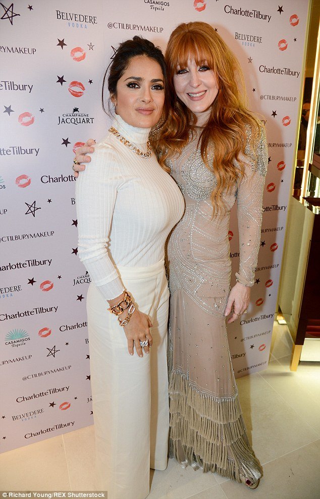 Σάλμα Χάγιεκ: Εκανε την πιο σεμνή εμφάνιση όλων των εποχών και  ήταν απροσδόκητα σέξι [εικόνες] | iefimerida.gr 5