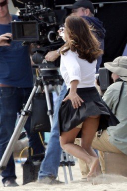 «Εκαψε» την παραλία της Καλιφόρνια η φλογερή Salma Hayek [εικόνες] | iefimerida.gr 3