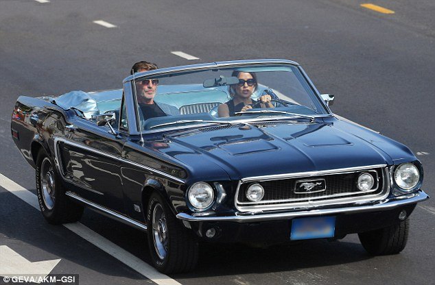 «Εκαψε» την παραλία της Καλιφόρνια η φλογερή Salma Hayek [εικόνες] | iefimerida.gr 11