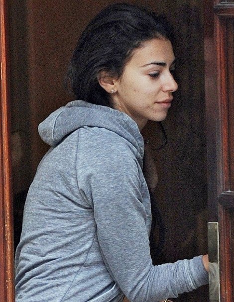 Η αποκαθήλωση της Γεωργίας Σάλπα -«Συνελήφθη» χωρίς μακιγιάζ, με μαύρους κύκλους και σπυράκια [εικόνες] | iefimerida.gr 1