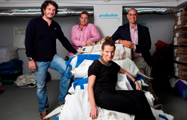 Τέσσερις ιδιοφυείς Ελληνες: Φτιάχνουν τσάντες ανακυκλώνοντας πανιά ιστιοφόρων [εικόνες] | iefimerida.gr 12