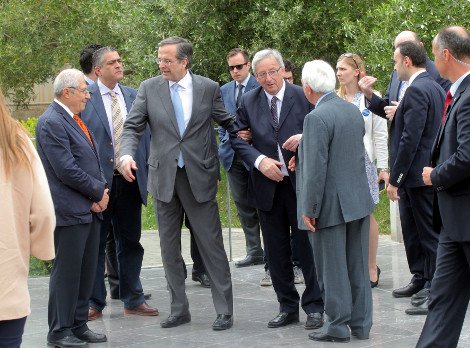 Αγκαζέ ο Σαμαράς με τον Γιούνκερ πάνε για φαγητό στο Μουσείο της Ακρόπολης [εικόνες] | iefimerida.gr 0