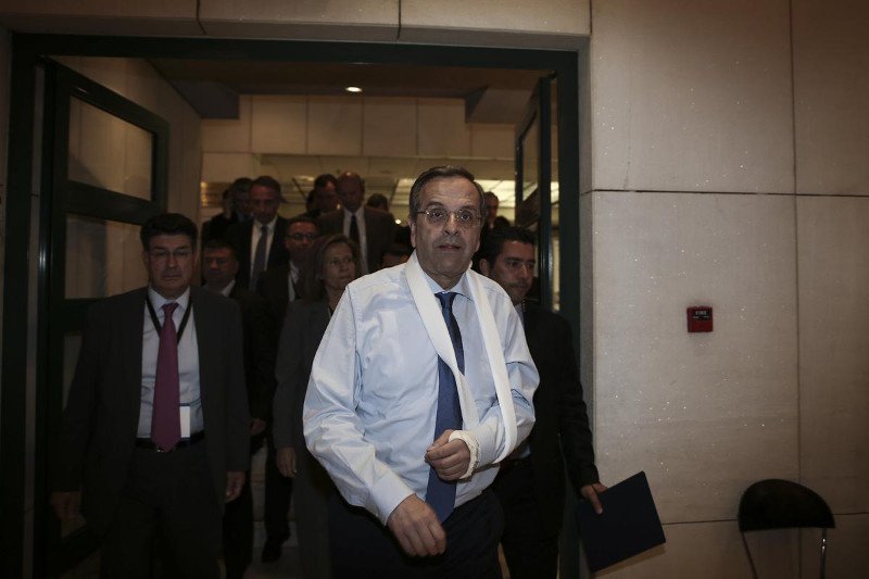 Ο Σαμαράς, με νάρθηκα, μίλησε στο ΣΕΒ | iefimerida.gr 3