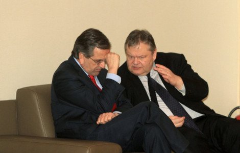 Ο Βενιζέλος υψώνει το δάχτυλο στον Σαμαρά -Κατ' ιδίαν συζήτηση στο Κάραβελ [εικόνες] | iefimerida.gr 3