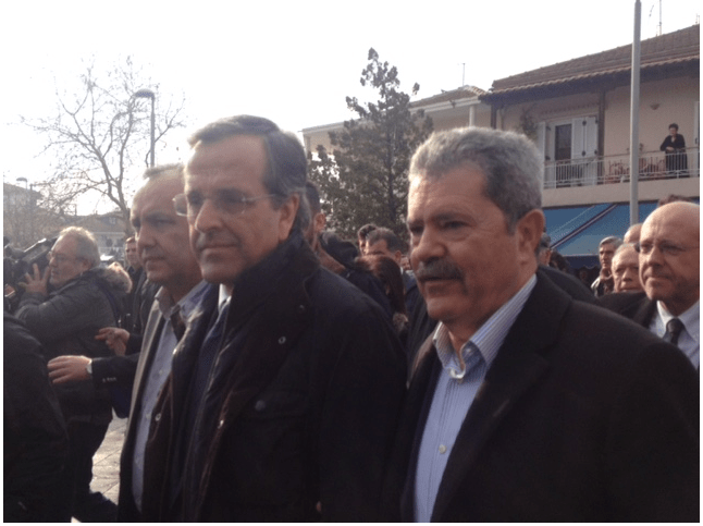 Ο Σαμαράς στα καφενεία της Θεσσαλονίκης: Το τσάι με λεμόνι που ήπιε και το ποίημα ενός συνταξιούχου [εικόνες & βίντεο] | iefimerida.gr 3