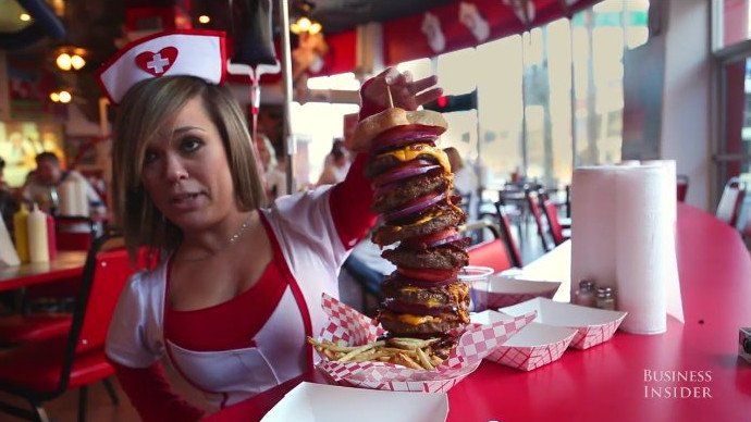 Το μπέργκερ των 20.000 θερμίδων -Μία «βόμβα» για τον οργανισμό [εικόνες] | iefimerida.gr 1