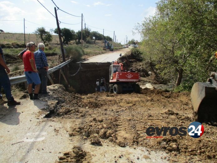 Στο έλεος της κακοκαιρίας η Βόρεια Ελλάδα: Μέσα στη λάσπη η Σαμοθράκη, «βούλιαξε» η Θεσσαλονίκη [εικόνες] | iefimerida.gr 0