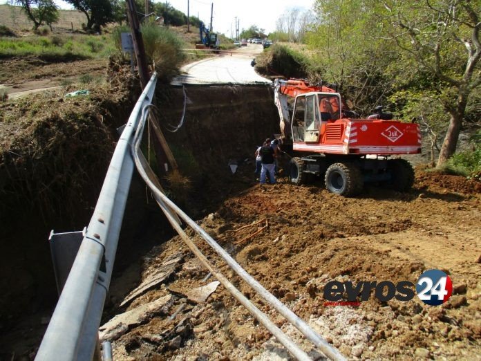 Στο έλεος της κακοκαιρίας η Βόρεια Ελλάδα: Μέσα στη λάσπη η Σαμοθράκη, «βούλιαξε» η Θεσσαλονίκη [εικόνες] | iefimerida.gr 1
