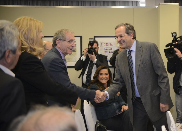 Επίσκεψη Σαμαρά στην έκθεση της ΕΣΗΕΑ: Χωρίς δηλώσεις αλλά με διαμαρτυρίες [εικόνες] | iefimerida.gr 2