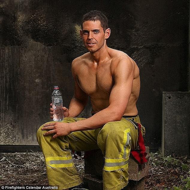 Η απίστευτη μεταμόρφωση πυροσβέστη που κάποτε ζύγιζε 154 κιλά- Ειχε πάρει μέρος σε ριάλιτι με υπέρβαρους [εικόνες] | iefimerida.gr 1