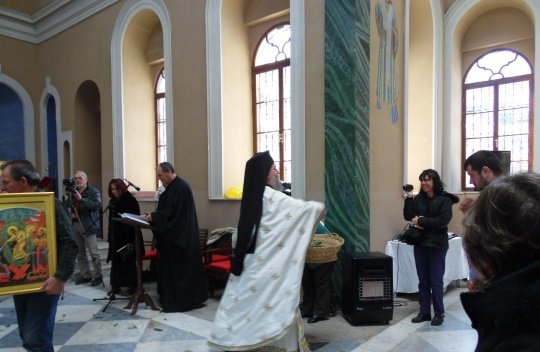 Σε κλίμα συγκίνησης η «πρώτη» Ανάσταση στον Αγιο Βουκόλο της Σμύρνης [εικόνες] | iefimerida.gr 0