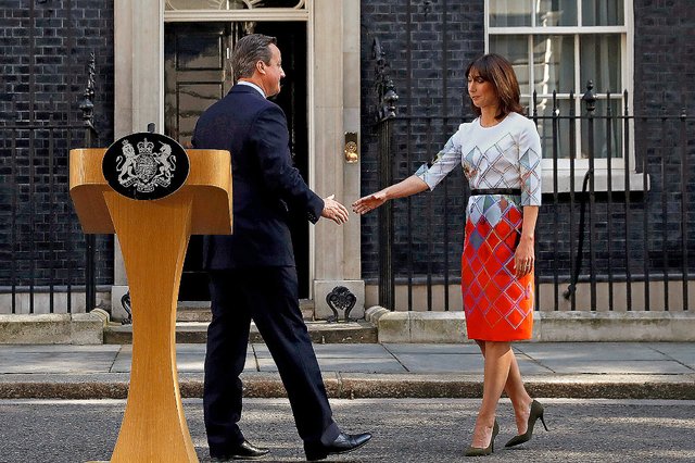 Γιατί έκλαψε η Σαμάνθα Κάμερον -Οι τίτλοι και οι μπίζνες μιας σχεδόν γαλαζοαίματης [εικόνες] | iefimerida.gr 1