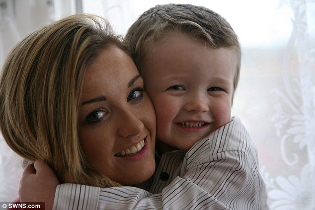 Το σημείωμα επιβάτη τρένου σε άγνωστη συνεπιβάτιδά του, ανύπαντρη μητέρα, που έγινε viral [εικόνες] | iefimerida.gr 7