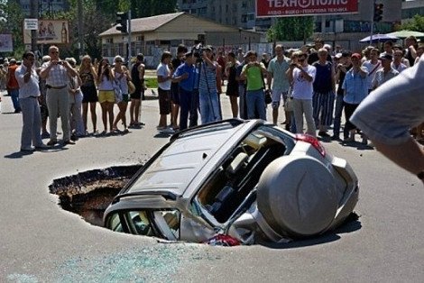 Σαμάρα - Εκεί όπου η γη ανοίγει και καταπίνει ό,τι βρίσκεται πάνω της [εικόνες] | iefimerida.gr 0