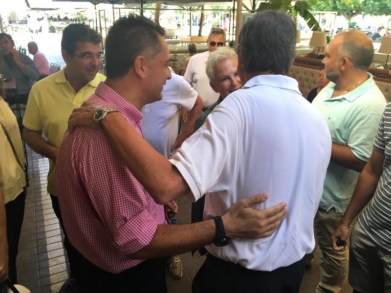 Επικό σχόλιο Σαμαρά από την Καλαμάτα: Γύρισα τα μαγαζιά να βεβαιωθώ ότι όλοι βγήκαν από τα μνημόνια [βίντεο] | iefimerida.gr 4