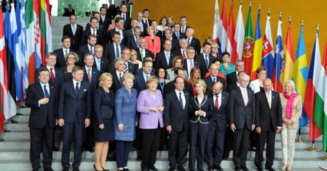 Μέρκελ σε Σαμαρά: Αντώνη, έλα ακριβώς πίσω μου [εικόνες] | iefimerida.gr 1