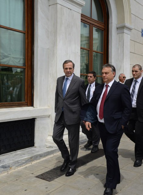 Ο περίπατος του Αντώνη Σαμαρά με τον Ούγγρο πρωθυπουργό στην Αθήνα και η χαλαρή συζήτηση [εικόνες] | iefimerida.gr 4