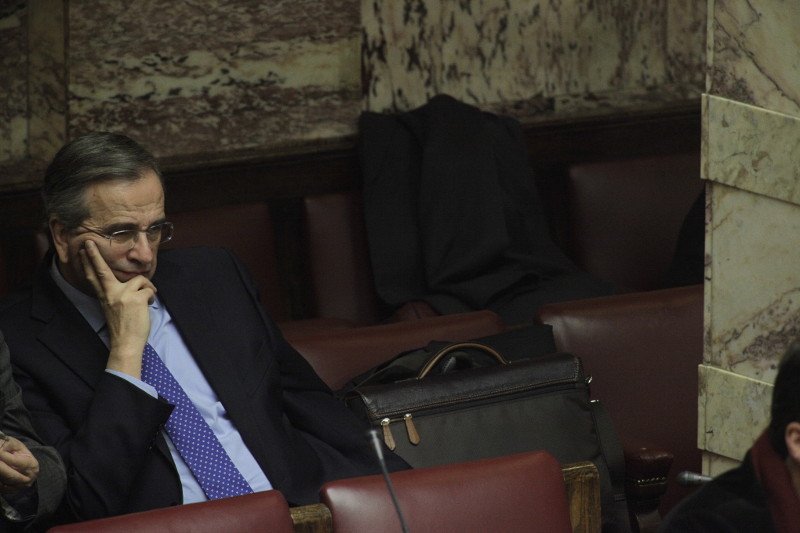 Ούτε βλέμμα δεν αντάλλαξαν Καραμανλής-Σαμαράς [εικόνες] | iefimerida.gr 5