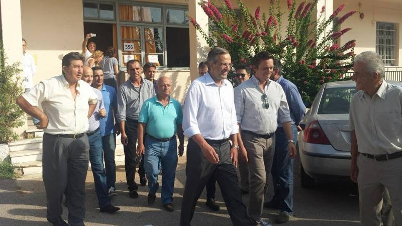 Με τον 18χρονο γιο του στο πλευρό του ψήφισε ο Σαμαράς στην Πύλο [εικόνες & βίντεο] | iefimerida.gr 0
