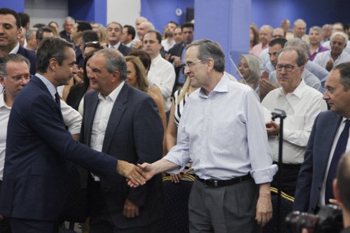 Τα παρασκήνια της Π.Ε. της ΝΔ -Τα «πηγαδάκια» και το τετ α τετ Μητσοτάκη με Καραμανλή και Σαμαρά [εικόνες] | iefimerida.gr 2