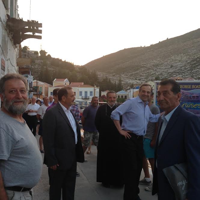 H βόλτα του Σαμαρά στο Καστελόριζο -Στο νησί για το πάρτι του εκατομμυριούχου Αντριου Λιβέρη [εικόνες] | iefimerida.gr 4